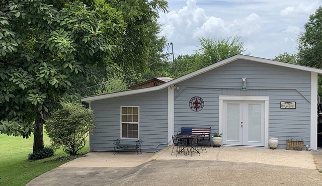 The Cottage on College Street