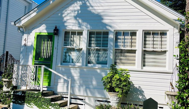 The Cottage on Commerce