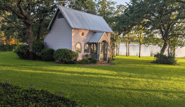 The Cottage on Lake Graham