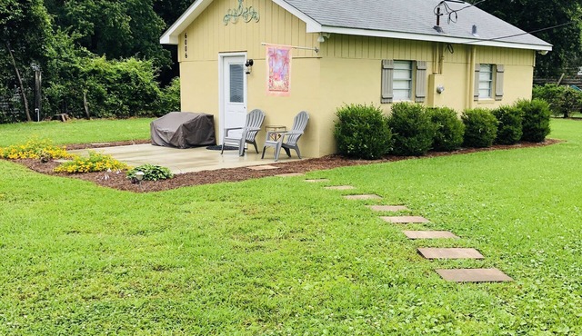 The Cottage on Park 2 miles from Wrightsville Beach