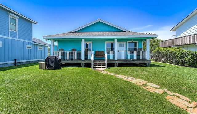 The Cottage on Salt Lake | Private Dock, Grill & Yard | Near Beach