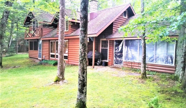 The Cottage on Schnur Lake | 3 Bed, 2 Bath