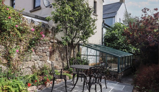 The Cottage on The Square