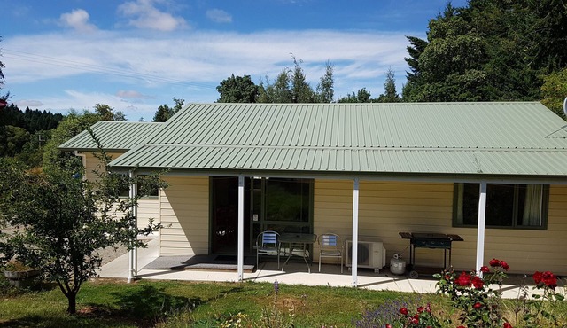 The Cottage @ The Old Naseby School House