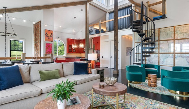The Cottage @ Trinity View Farm – Stunning Country Home for 10!