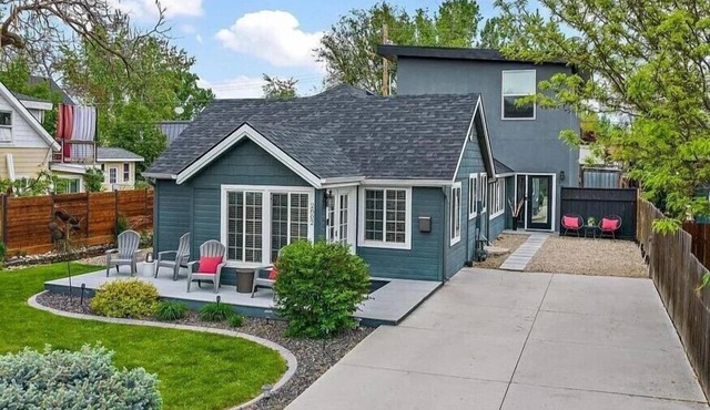 The Cottage & Villa combined to make a 5 bedroom, 3.5 bath stay that sleeps 12 . Great for weddings and local events, parents weekends, photo shoots, and family gatherings