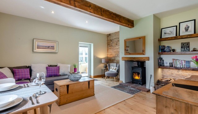 The Cottage - West Hall