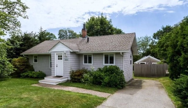 “The Cottages" 3 separate cottages 5 bedrooms