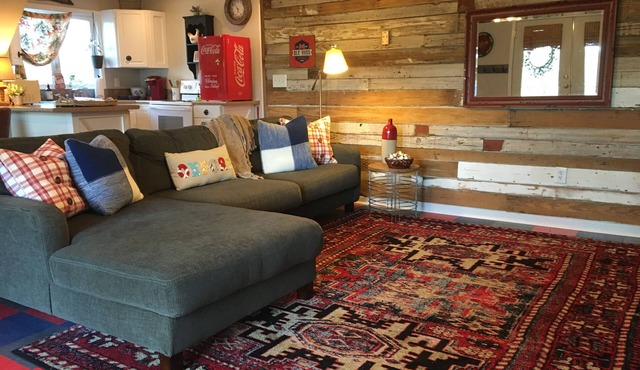 The Cotton Cottage - 1 BR guest apartment 7 minutes from the Ole Miss campus