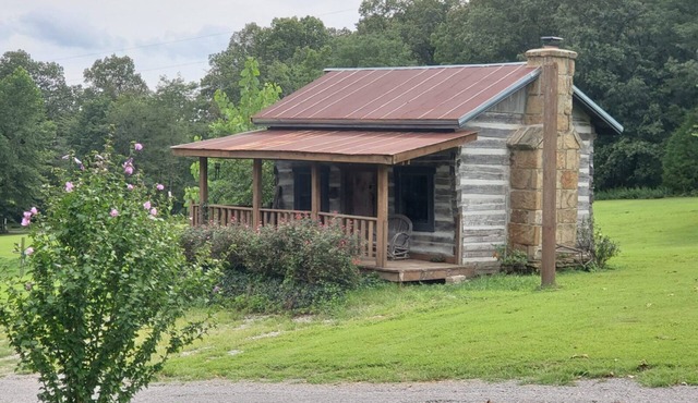 The Cottonwood cabin by Garden of the Gods in the Shawnee National Forest