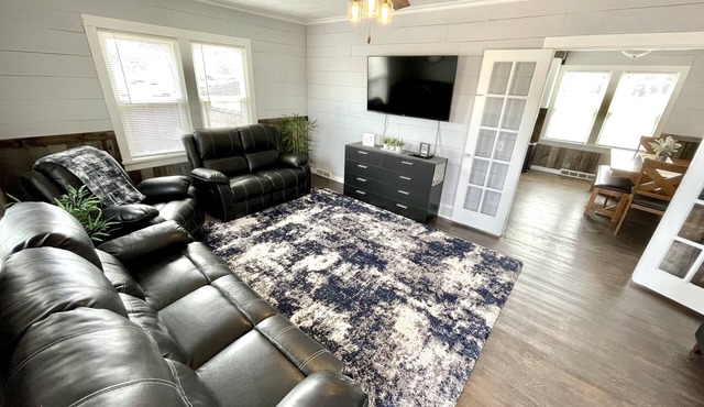 The Cottonwood Cottage - Farmhouse Charm and Comfort.
