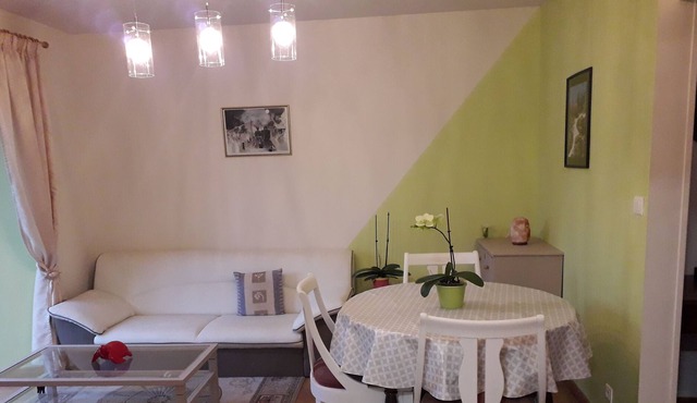 The countryside is 15 minutes from Perigueux