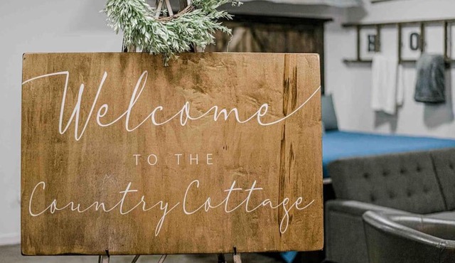 The Country Cottage - Perfectly Located off I-40
