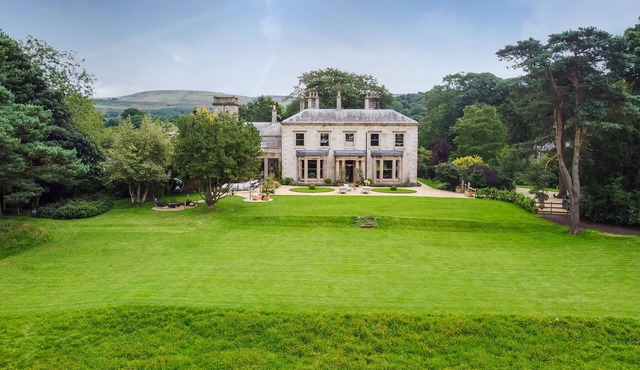 THE COUNTRY HOUSE CUMBRIA, family friendly in Castle Carrock