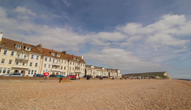 The Courtyard - a house that sleeps 8 guests in 3 bedrooms