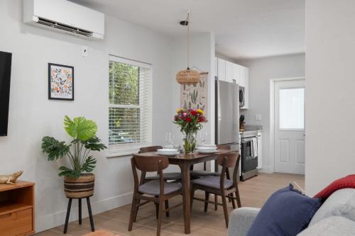 The Courtyard at Serene Place - 4 2BR Suites