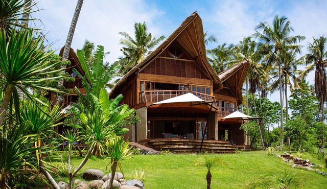 The Cove Bali - Beach Front - Private Chef, Swimming Pool, Tennis Court