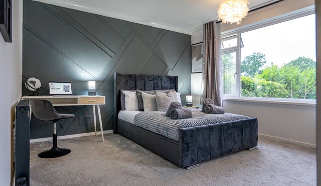 The Cove - Free Parking