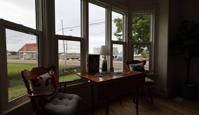 The Cove House- completely renovated 1910 beach house