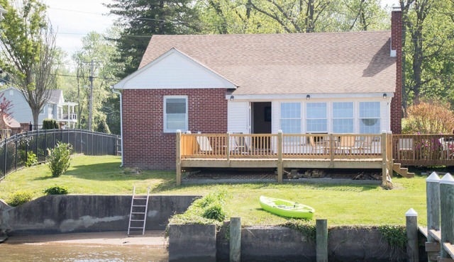 The Cove On The Waterfront