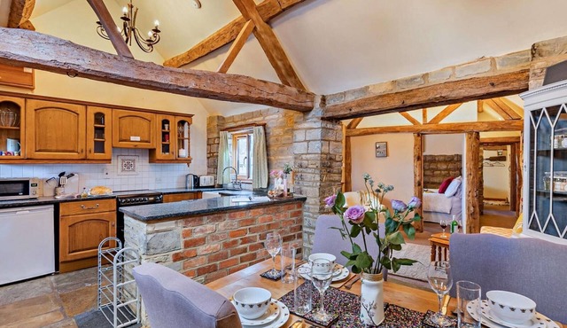 The Cow Shed | Cottage near Stratford-upon-Avon