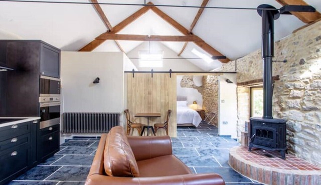 The Cowshed, Washing Pool Barns - suite for two