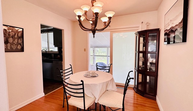 The Cozie Cottage at Niagara-On-The-Lake