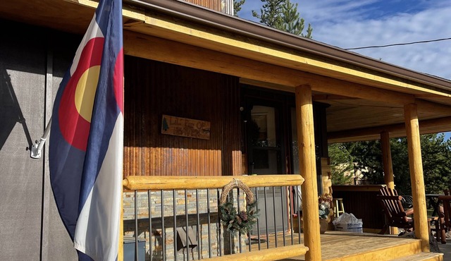 The Coziest Colorado River Cabin in Grand Lake, with incredible Rocky Mtn views!
