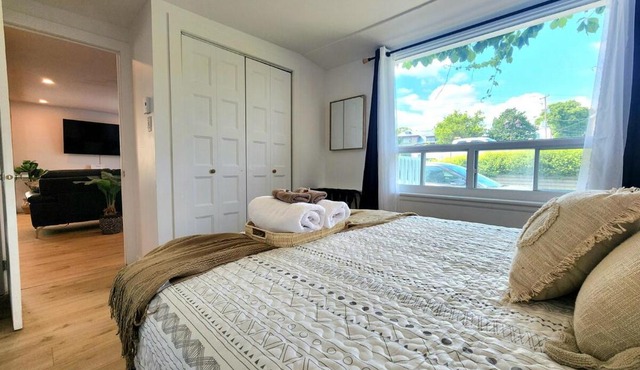 The Coziest - Hot Tub - EV Chrger & Free Parking