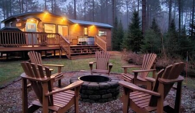 The Cozy Bear w/Hot Tub overlooking Mtn views!