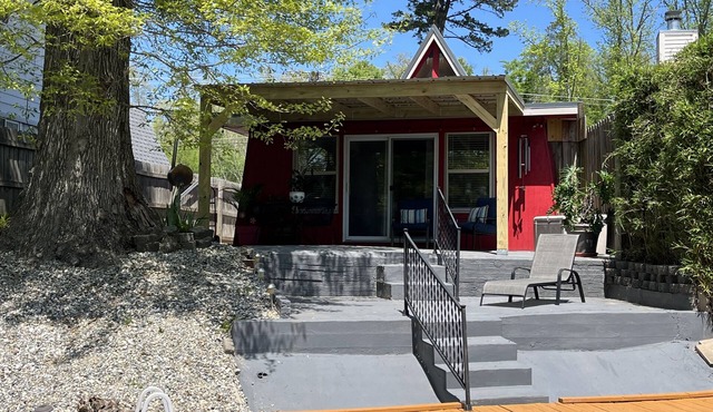 The Cozy Cabin Lake Hamilton~ Booking now for Summer 2026🎉