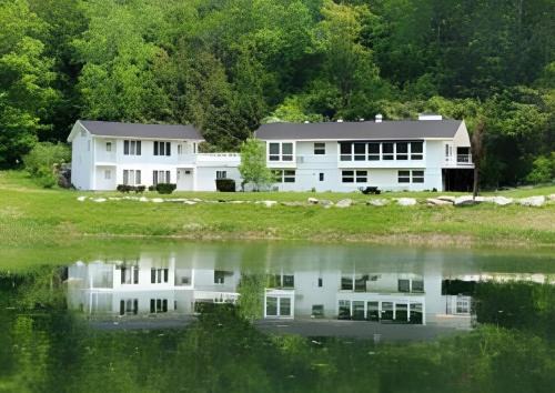 The Cozy Cat Motel at Catamount