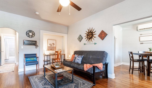 The Cozy Chickasha | Fiber | Extra Parking | W/D