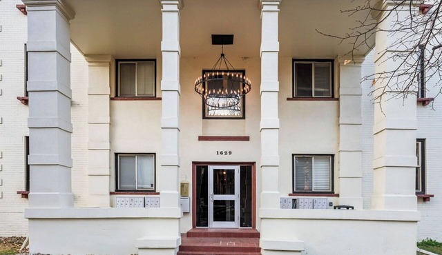 The Cozy Clarkson Condo, Steps from Downtown Hospitals and City Center