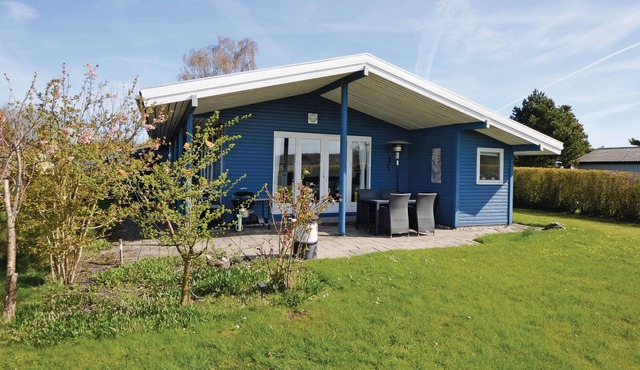 The cozy cottage is located close to the popular swimming beach of Tørresø, which allows adults and