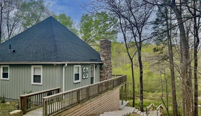 The Cozy Cottage on Little Duck Cove
