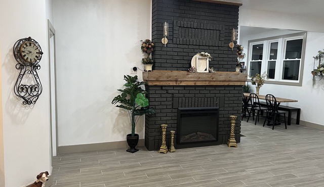 The Cozy Cottage - plenty of privacy & work space