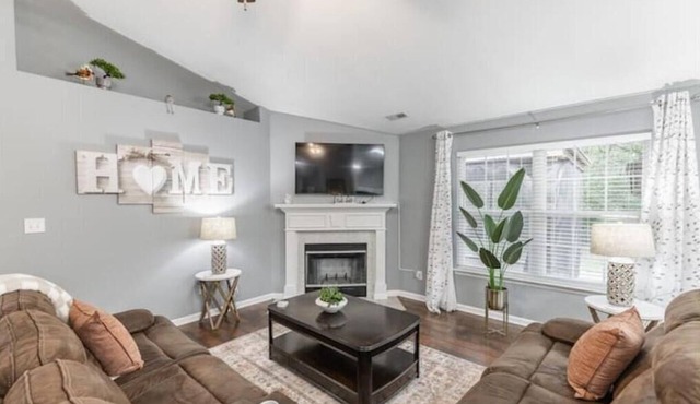 The Cozy Cove-3BR w/Office-Pets Welcome!