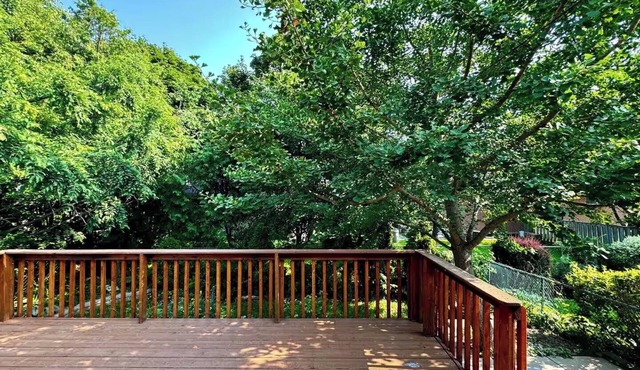 The Cozy Crescent Comforts Stay