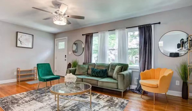 The Cozy Emerald - 5 Location