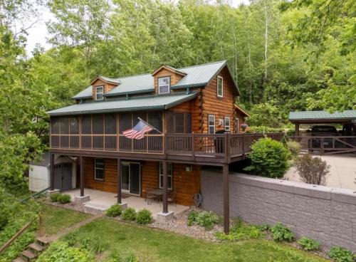 The Cozy Family Cabin in Wabasha near Downtown