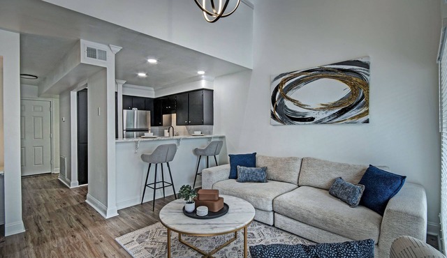 The Cozy Fondren Loft