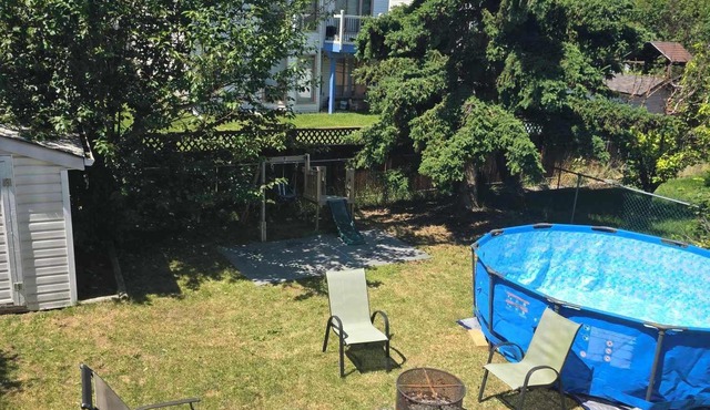 The Cozy Haven-Entire home in NW area of Calgary|Corporate Party|Family Friendly