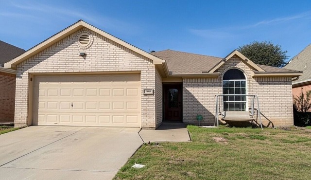 The cozy lux DFW Retreat
