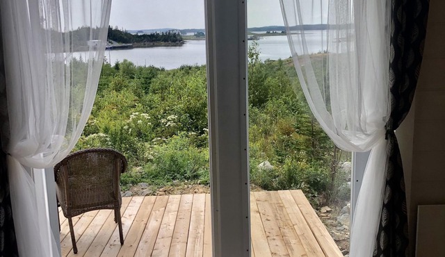 The Cozy Plover (Waterfront, Lighthouse view)