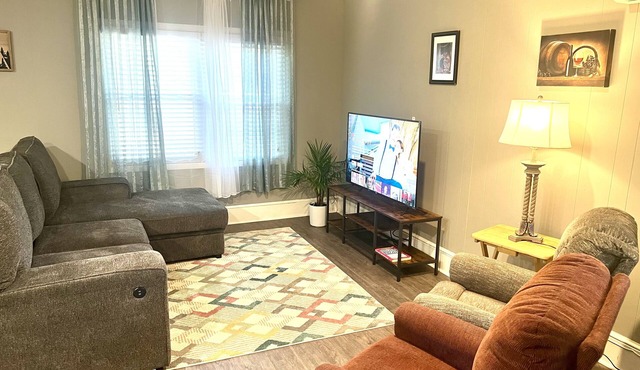 The Cozy Place - Family and Pet friendly. Only 5 minutes away from UGA!