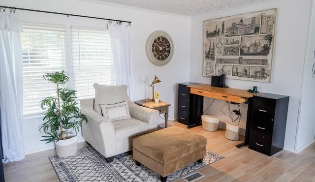 The Cozy Retreat - 3BR - Sleeps 7 - Near Greenville