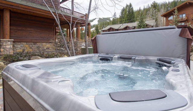 The Cozy Summit: Adventure + Hot Tub Escape
