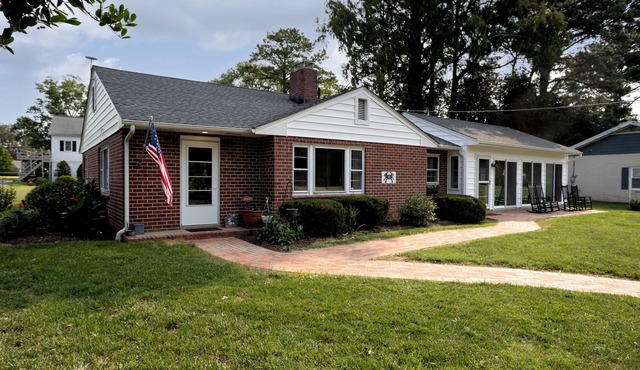 The Crabby Little Oyster Cottage in Cambridge MD