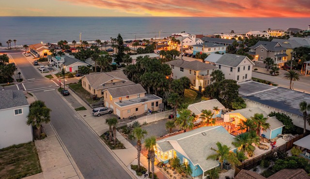 The CrabTrap Villa 2 Bungalows Steps to Beach